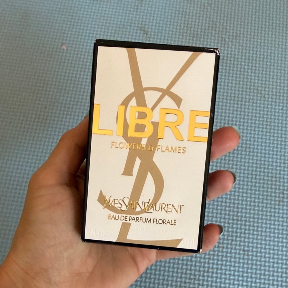 Yves Saint Laurent Libre Flowers & Flames 1 oz
